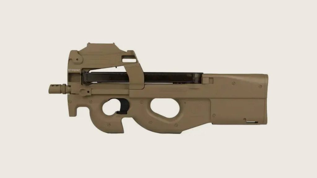 Cybergun FN P90 hardball-gevær i sandfarvet FDE med rødpunktsigte – produktbillede fra forhandler